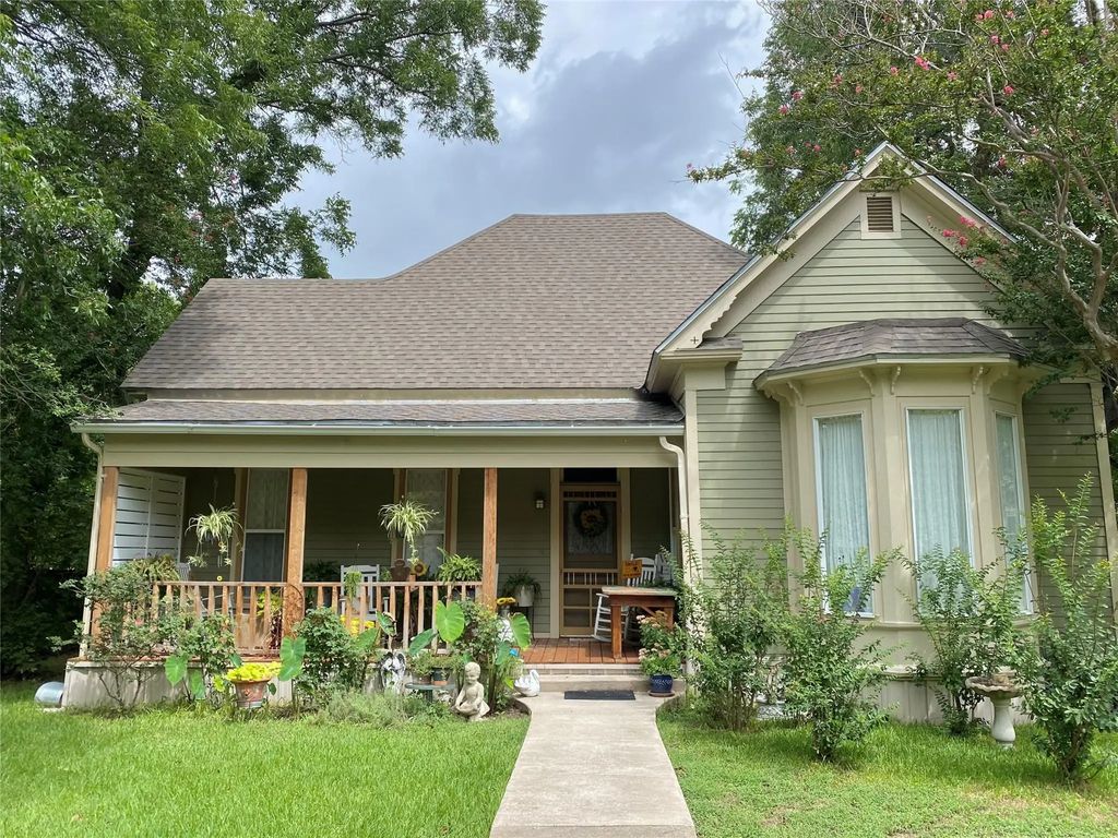 300 Nw 3rd Street, Hubbard