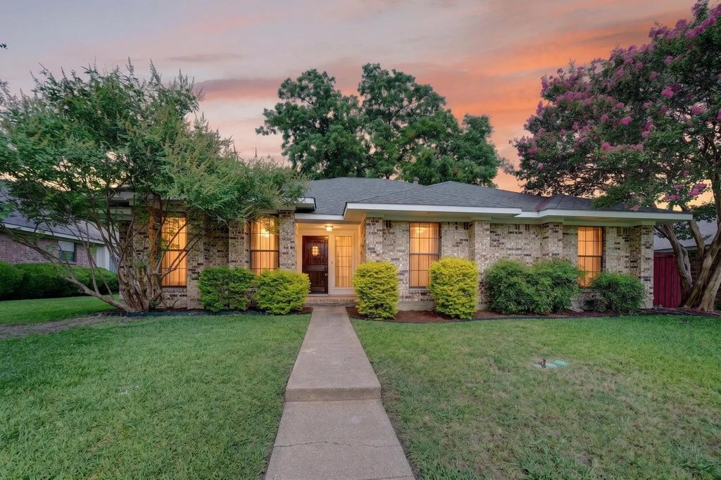 806 Lake Meadows Circle, Rockwall