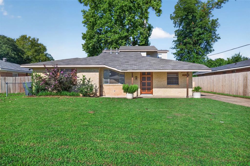 2714 E Cavett Drive, Shreveport