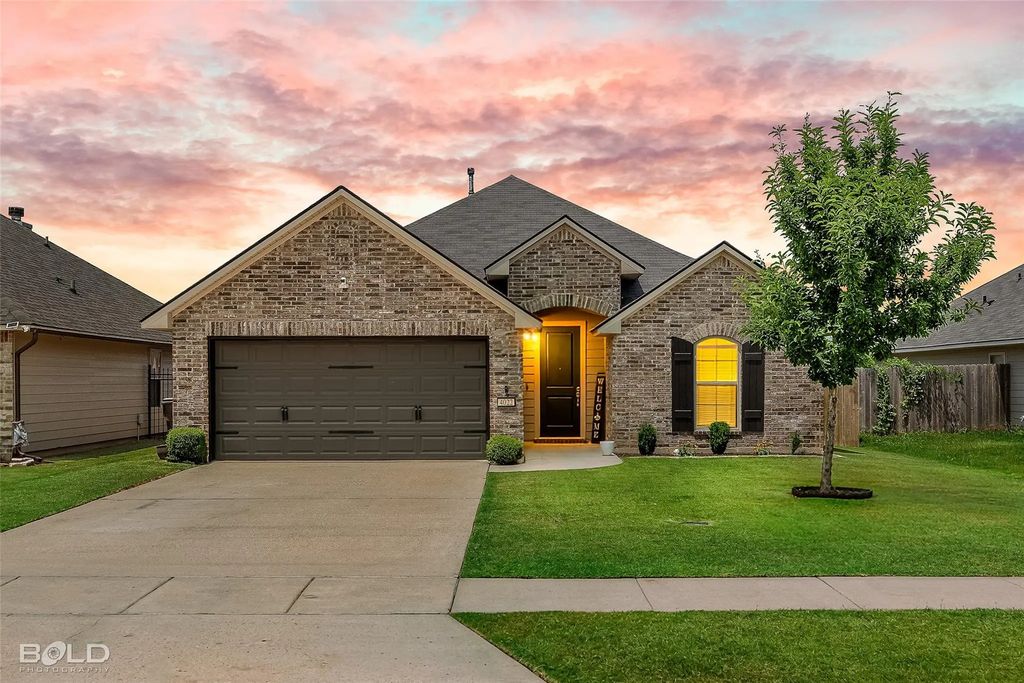 4022 False River Drive, Bossier City