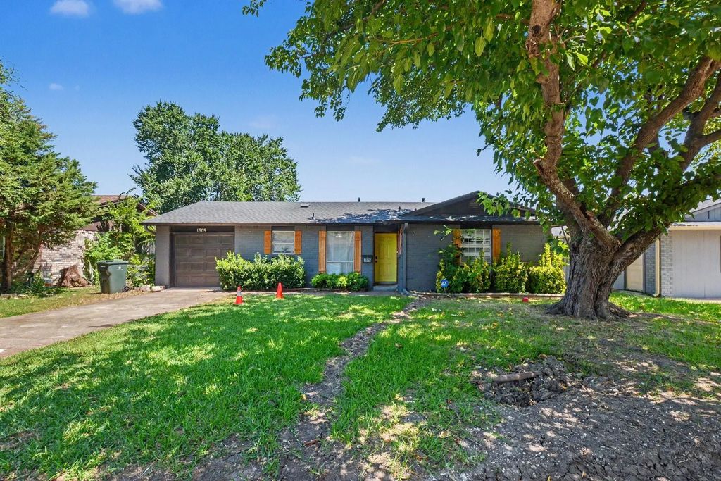 1809 Homestead Place, Garland