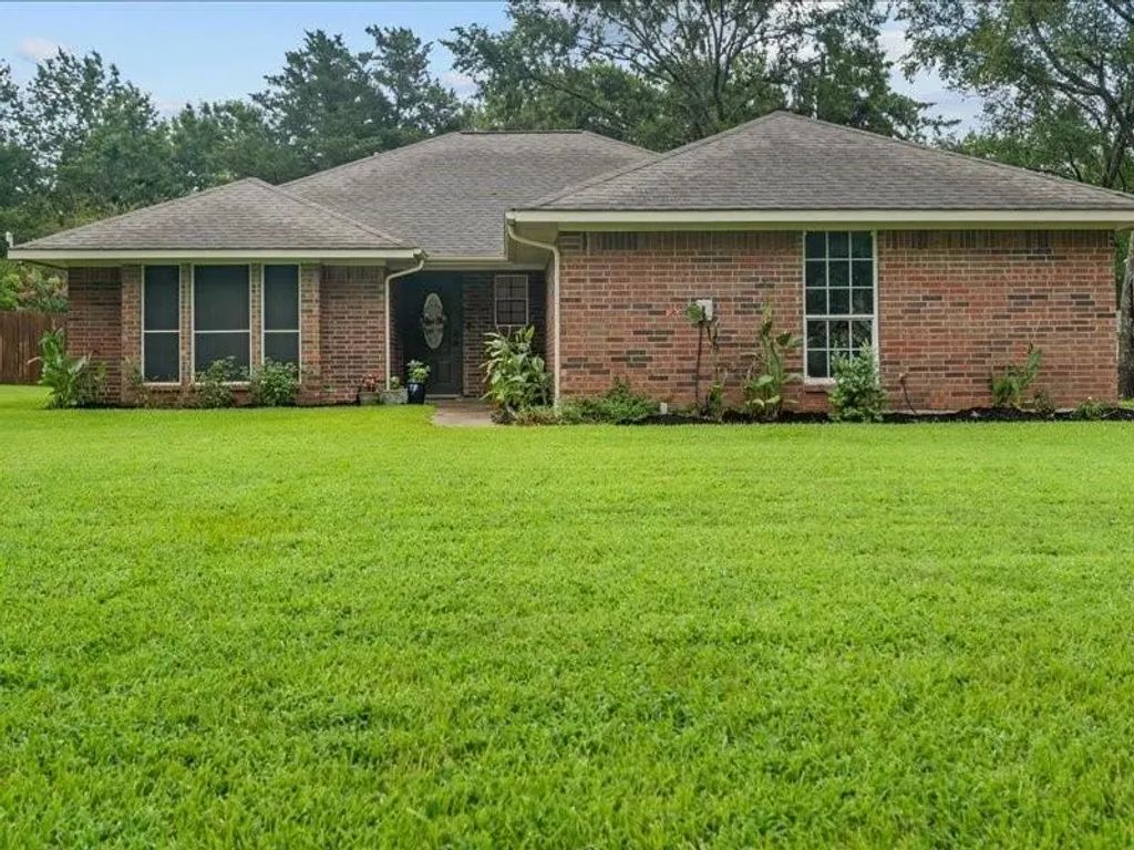 131 County Road 2234, Mineola