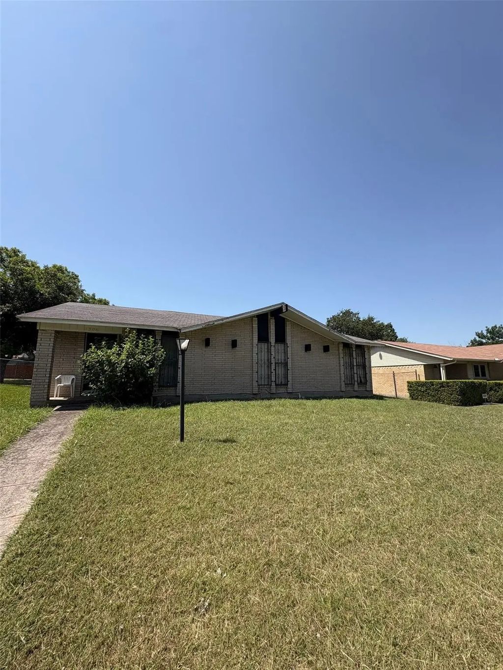 1306 Aldenwood Drive, Dallas