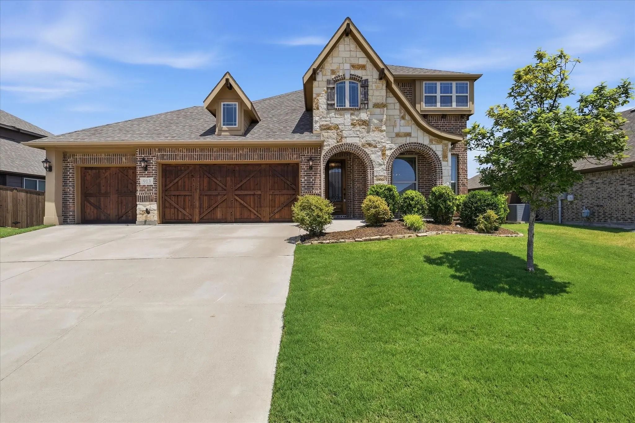 Photo of Listing #21330677