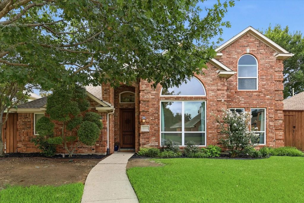 2526 Fallview Lane, Carrollton