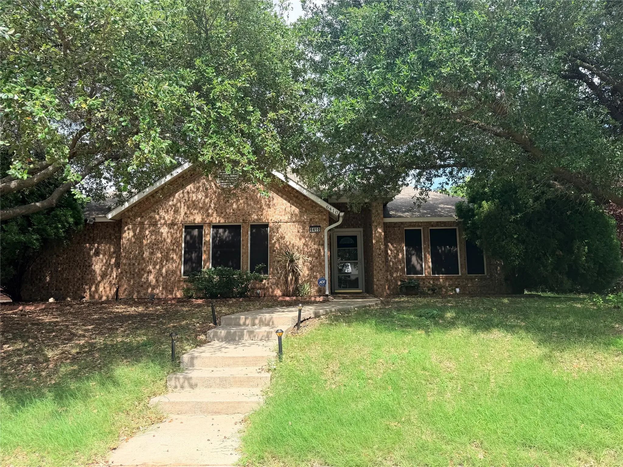 Photo of Listing #21330769