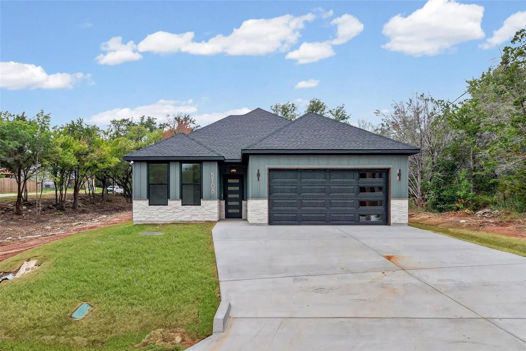 5108 Stoneridge Drive, Granbury