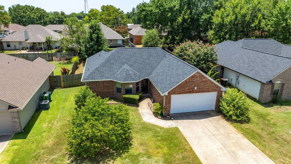 221 Quail Run, Aubrey