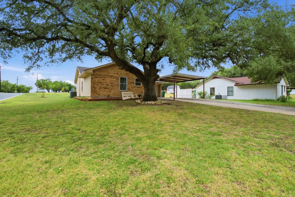 701 Van Winkle Street, Weatherford