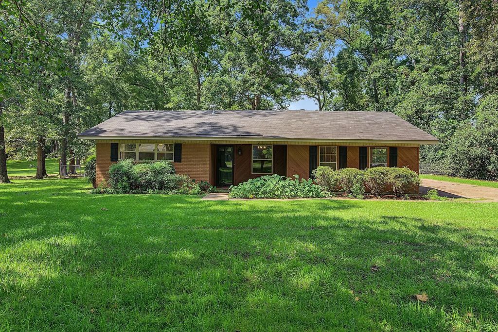 9321 Dogwood Trail, Haughton