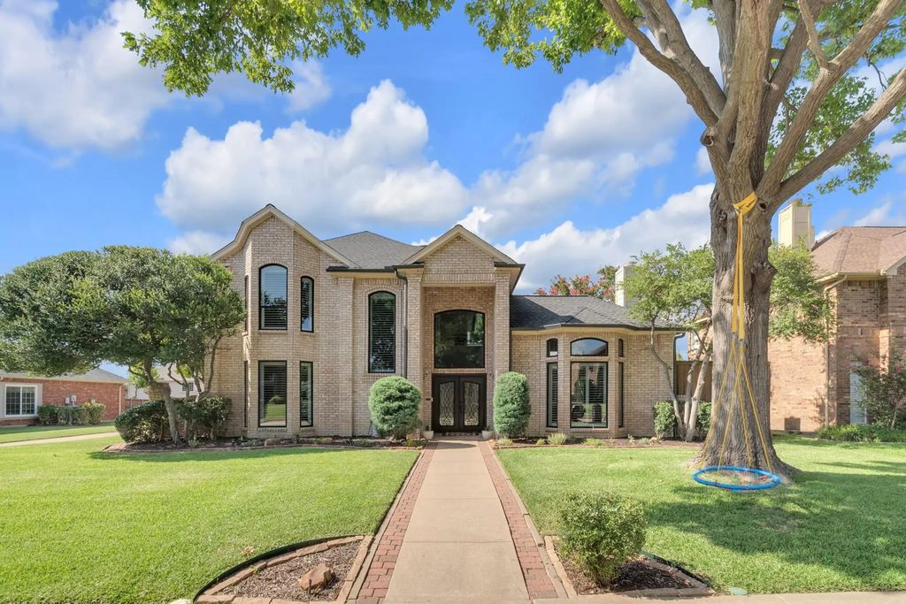 1725 Simsbury Drive, Plano