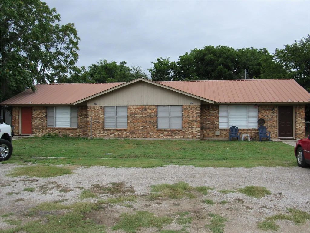 104,105,108,109 Poco Dr, Bangs