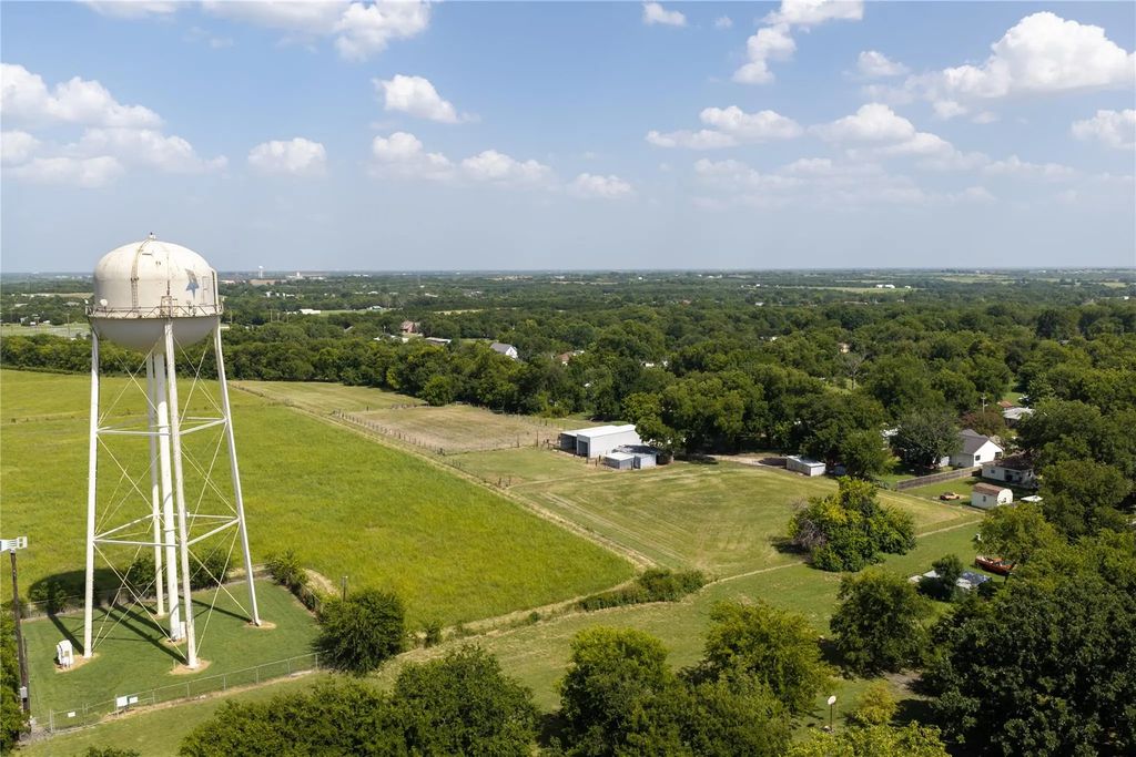 205 Murchison Street, Farmersville