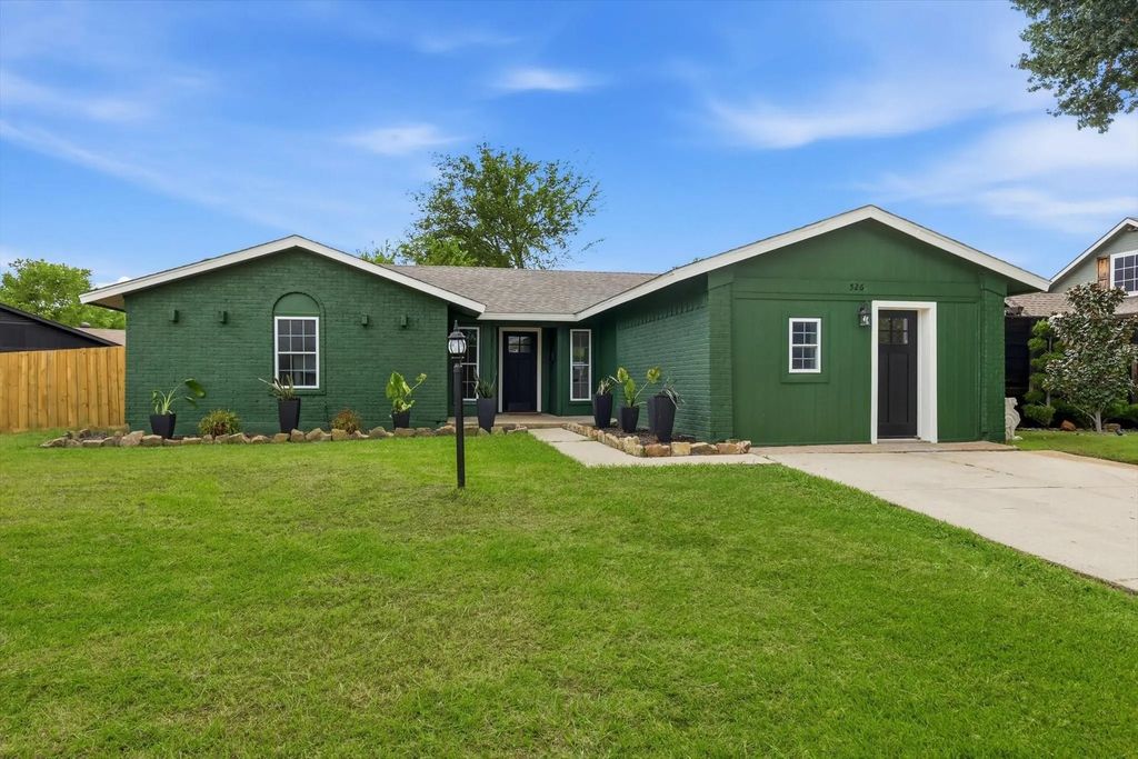 526 Village Drive, Lewisville