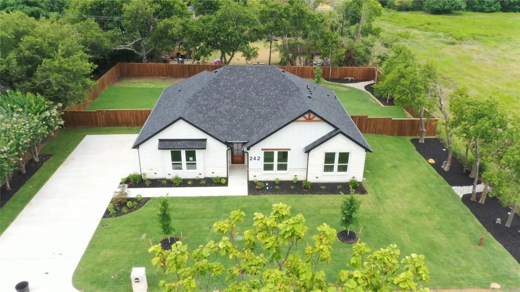 242 Prasifka Street, Hutchins