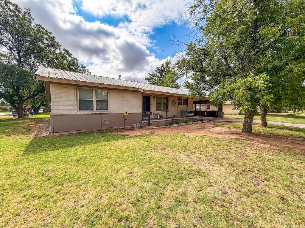 1508 N Avenue G, Haskell