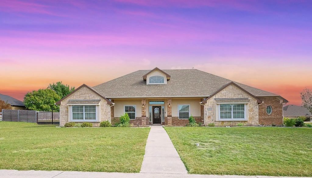 209 Clear Fork Trail, Rhome