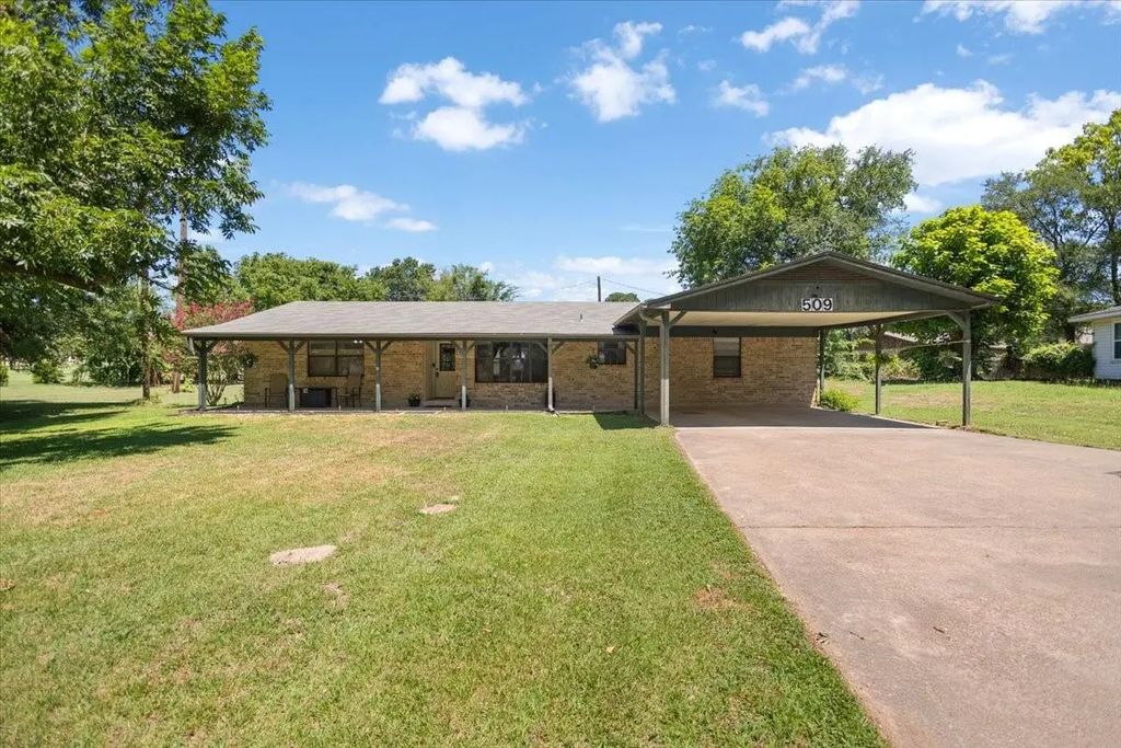 509 Penny Lane, Lindale