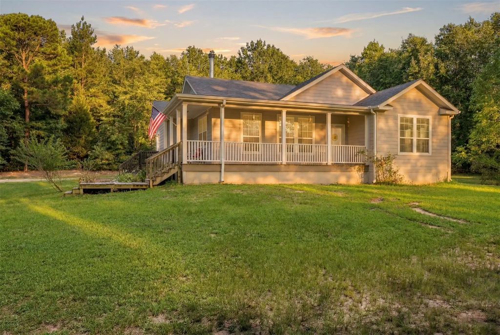 800 County Road 3460, Hawkins