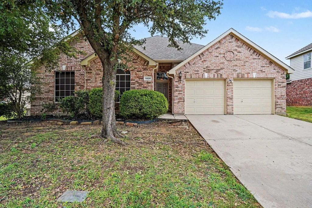 11829 Warbler Lane, Fort Worth