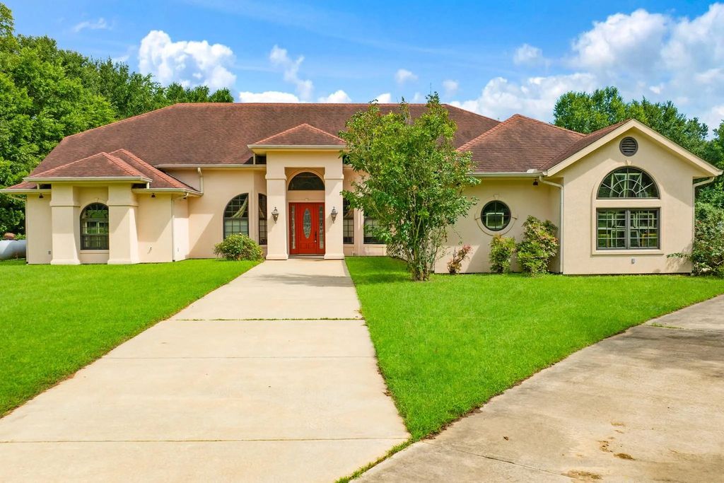5310 Farm Road 195, Paris