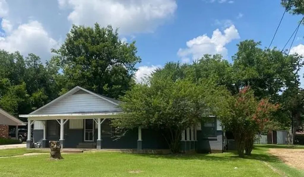 106 Nw 2nd Street, Bogata