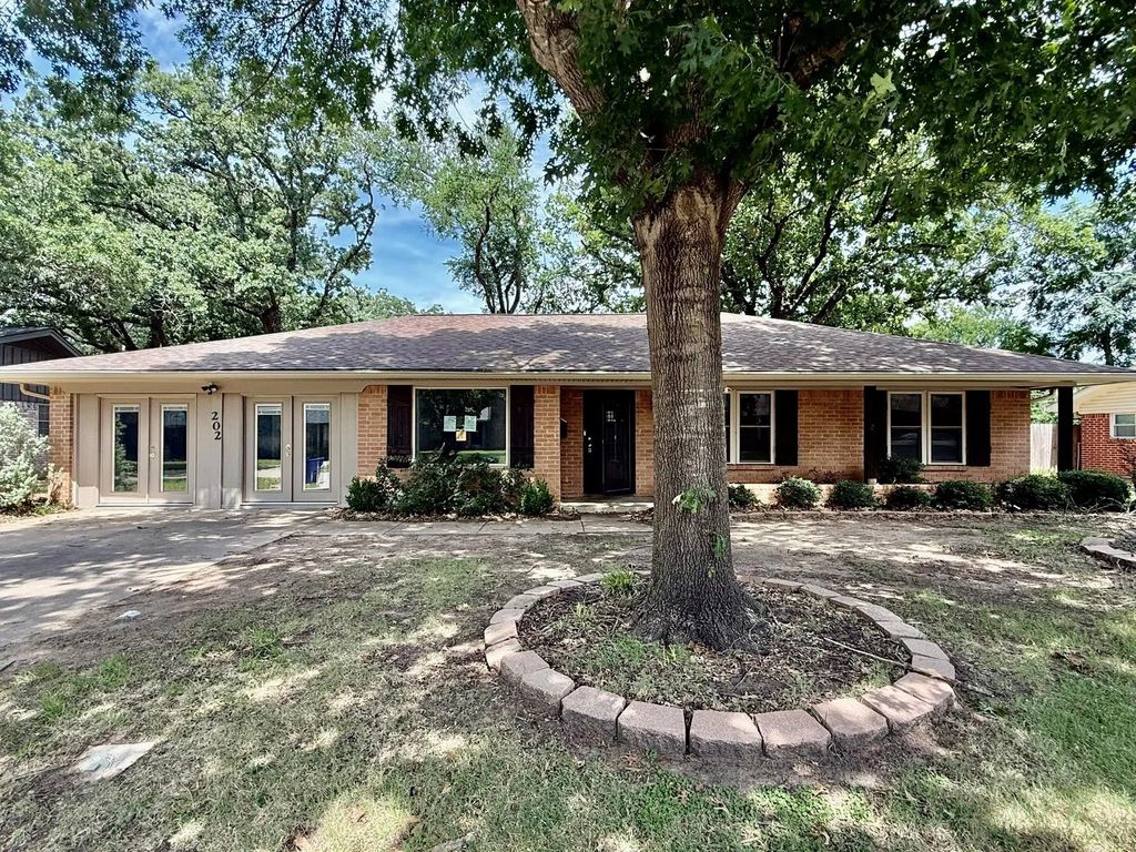 202 Juniper Street, Mansfield