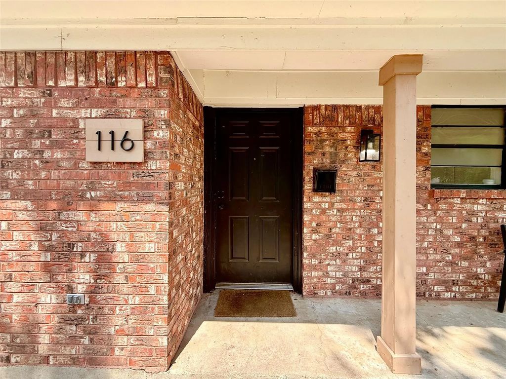 116 Gantt Street, Terrell