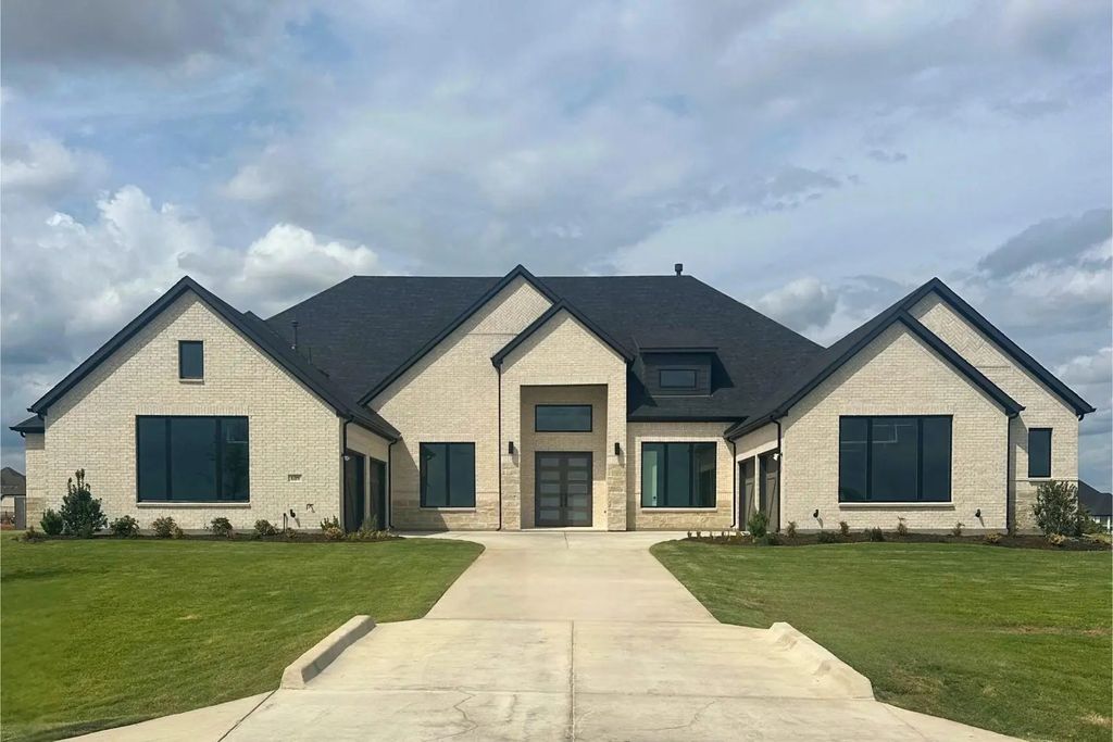609 Bridgeway Lane, McLendon Chisholm