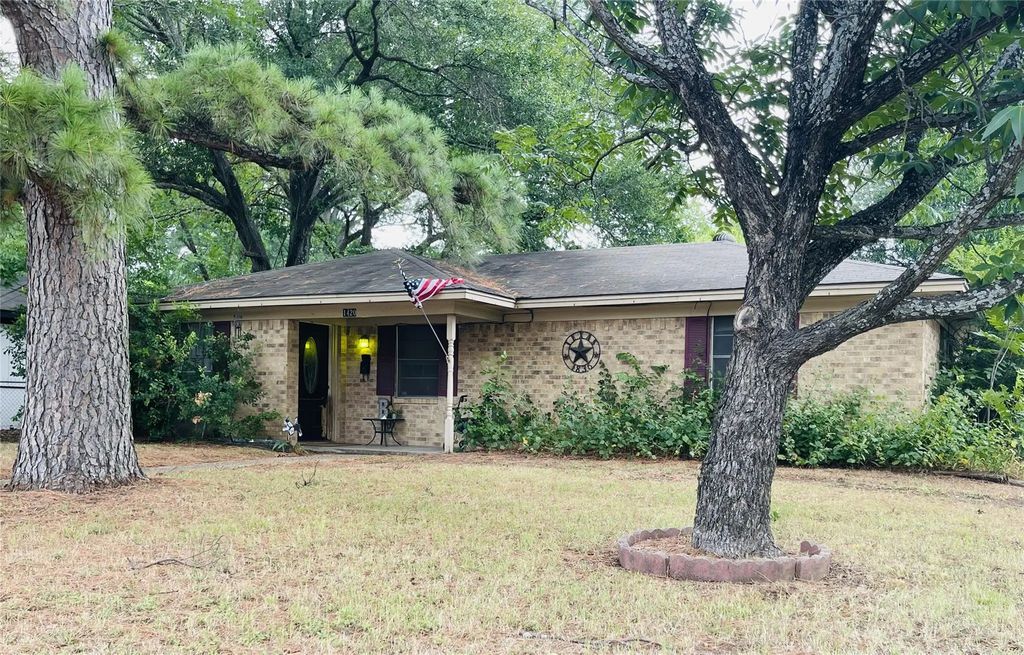 1420 Sycamore Avenue, Corsicana