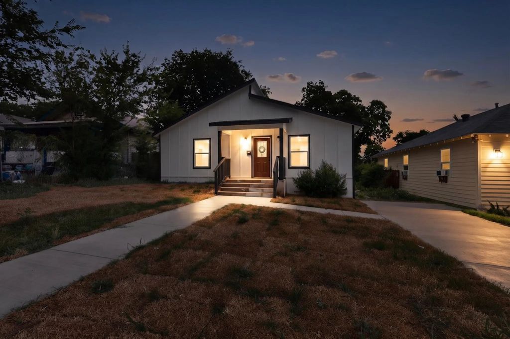 1531 Iowa Avenue, Dallas