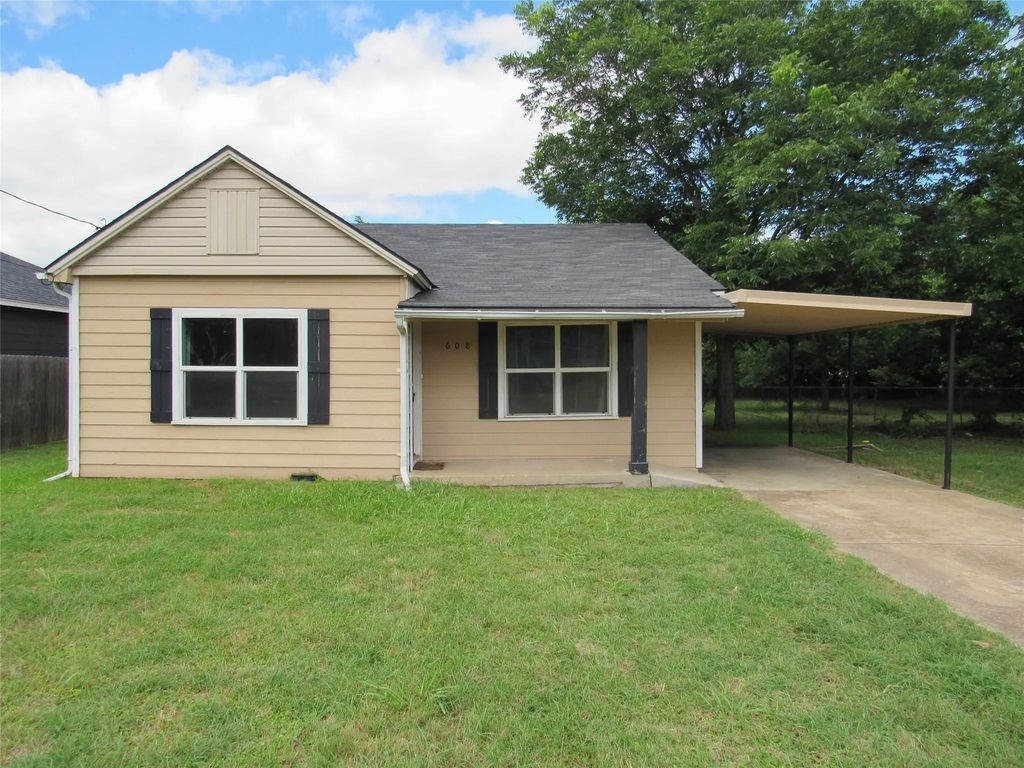 608 Hayes Street, McGregor