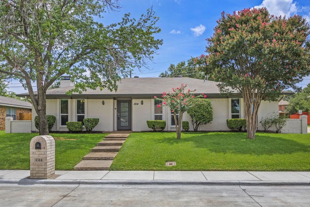 1514 College Parkway, Lewisville