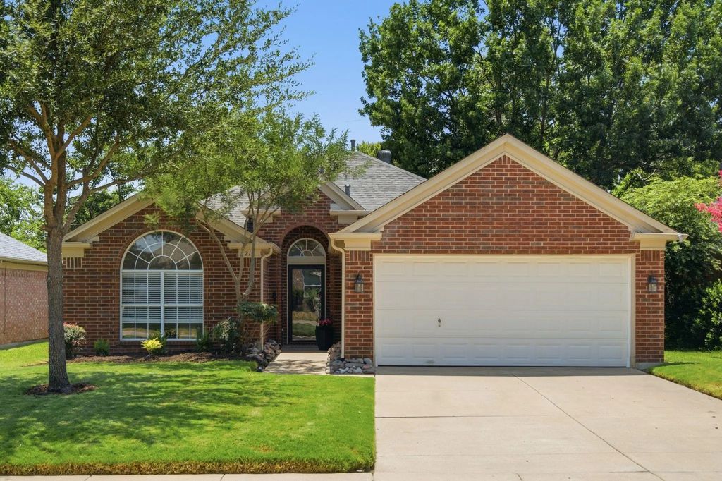 214 Branch Bend, Euless
