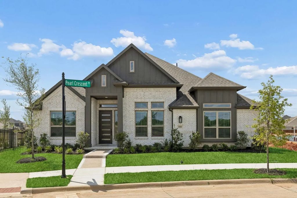 1104 Painted Lady Drive, Crowley