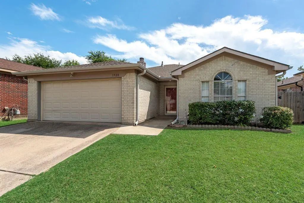 1928 Overland Street, Fort Worth