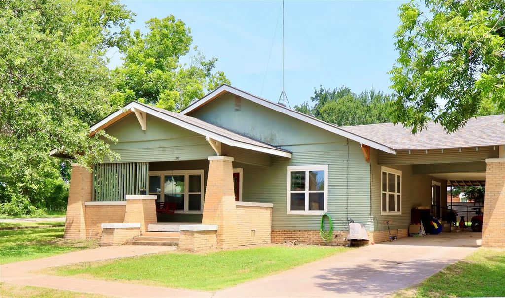 203 E Bennett Street, Strawn