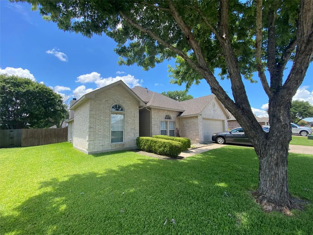 8410 Holland Avenue, Rowlett