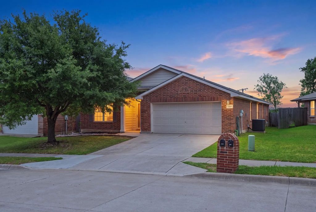 2665 Gardendale Drive, Fort Worth