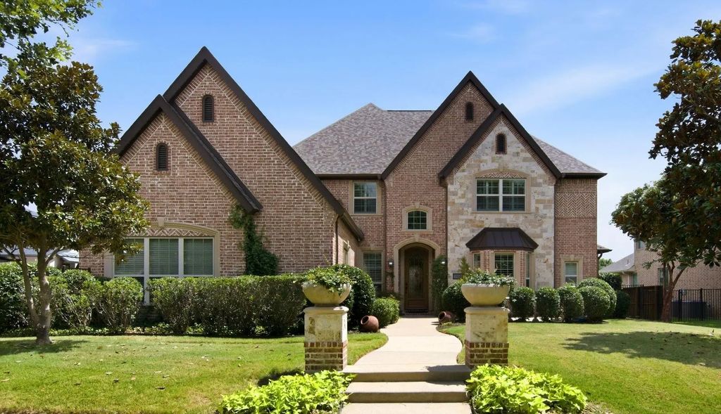 1913 Arrington Court, Colleyville