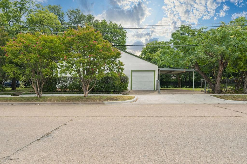 2218 Mountain Lake Road, Dallas