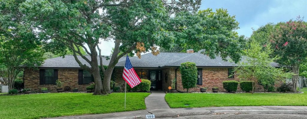 105 Santa Fe Circle, Waxahachie