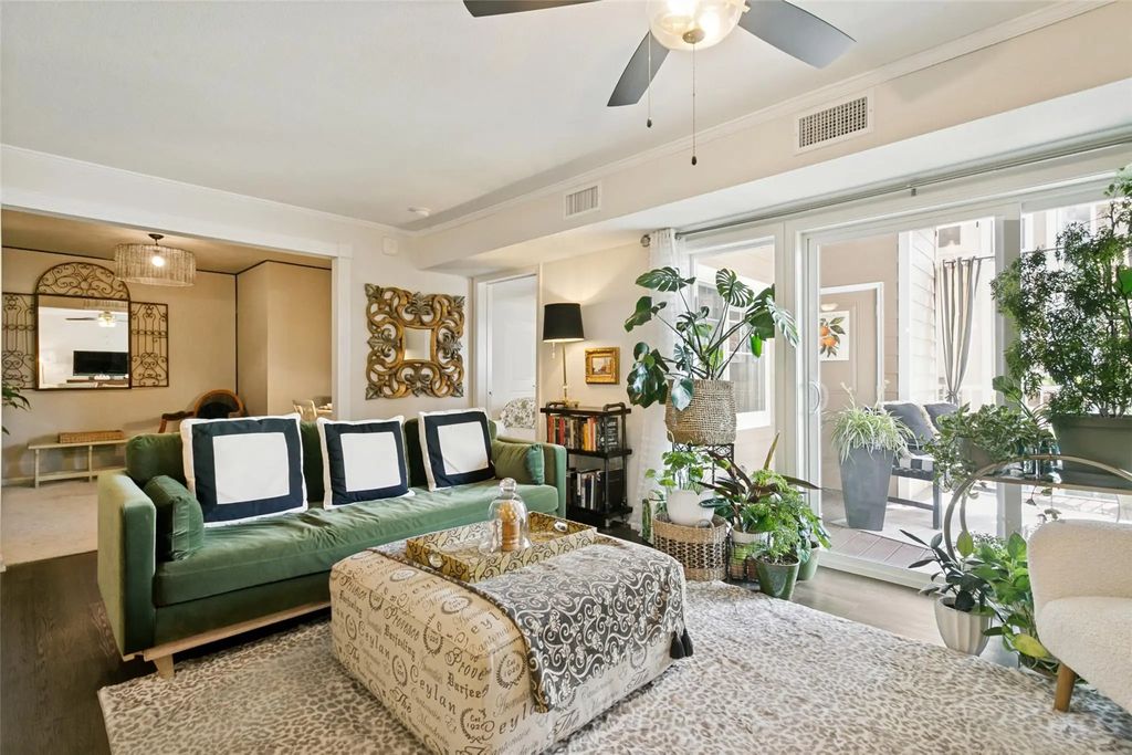 8381 Davis Boulevard 202, North Richland Hills