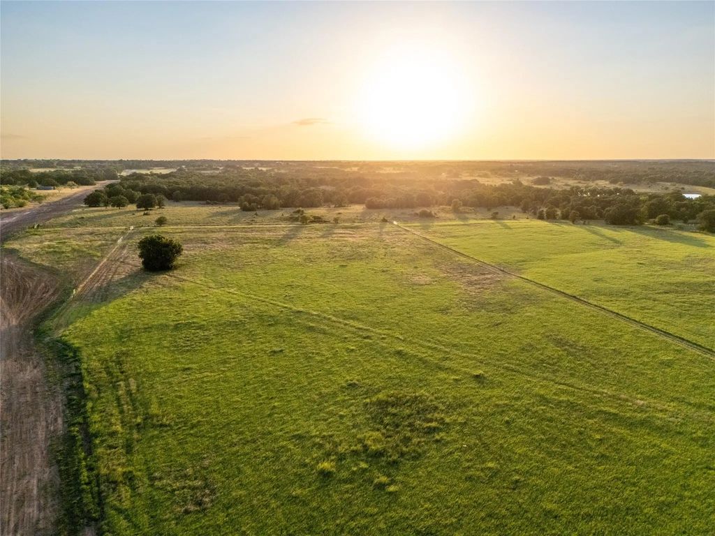 300 County Road 1475, Alvord