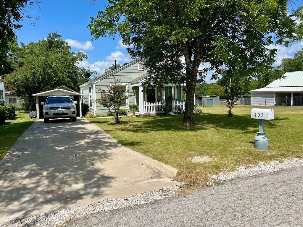 407 Baylor Street, Nocona