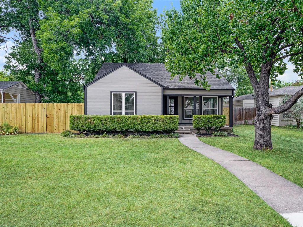 833 Springbrook Drive, Fort Worth