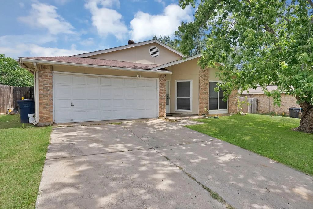 7729 Portman Avenue, Fort Worth