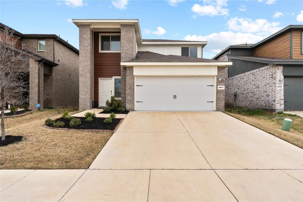 1041 Old Oaks Drive, Forney