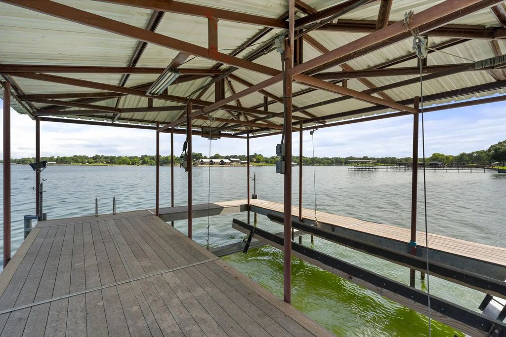 3935 Autumn Point Drive, Wills Point