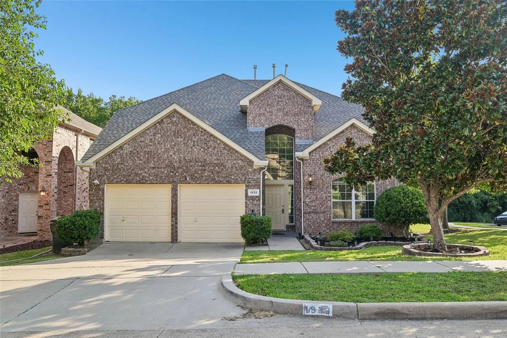 1933 Cartman Road, Garland
